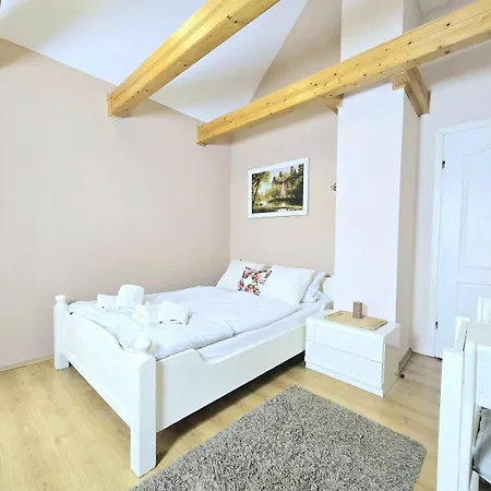 Guest house Natalia - Blisko Plazy 3*
