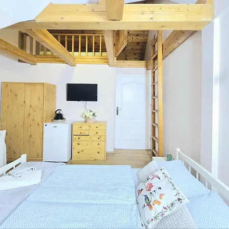 Natalia - Blisko Plazy Gasthuis 3*